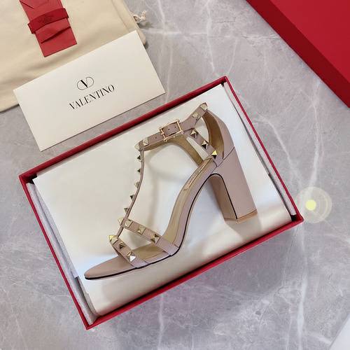 Picture of Valentino Shoes Women _SKUfw137154438fw